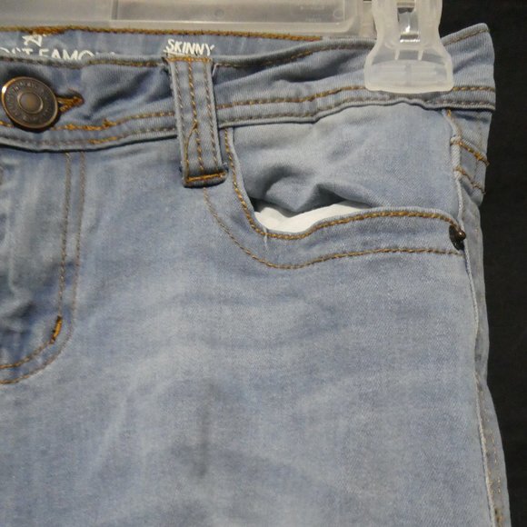 ALMOST FAMOUS Skinny size 5 destroyed / distressed / damaged denim - Picture 8 of 15